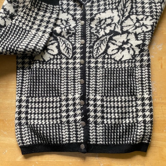 Vintage Pendleton Sweater, Houndstooth & Flowers - Picture 3 of 6